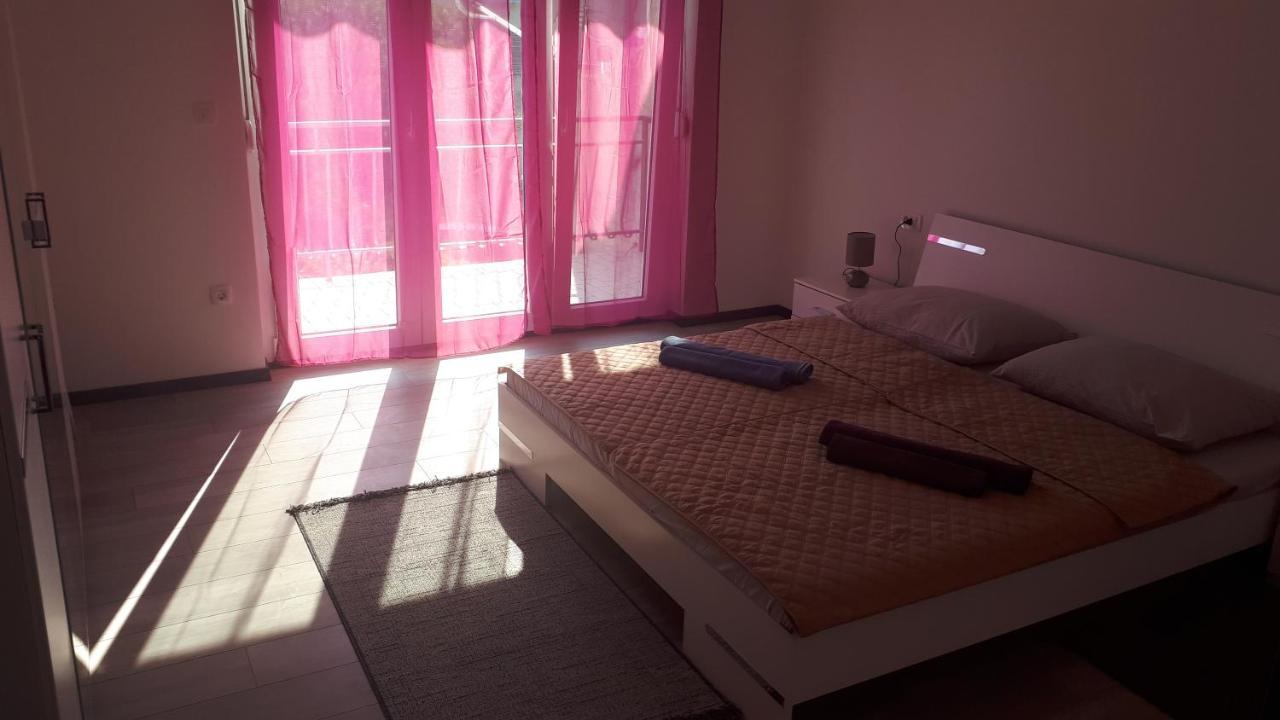 Apartments Kristina 茨里克韦尼察 外观 照片
